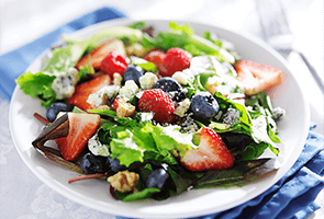 Mesclun Salad with Cheese, Berries& Candied Walnuts